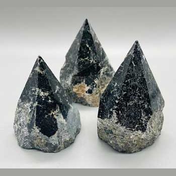 flat of +5.5# Green Stone, Black points