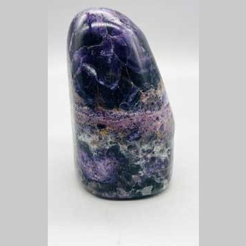 Fluorite free shape