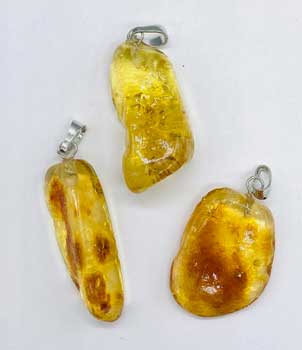 Amber tumbled pendant