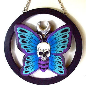 Hanging Skull on Butterfly Plaque, 8"