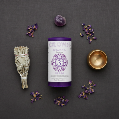 Crown Chakra Candle – Flat Lay