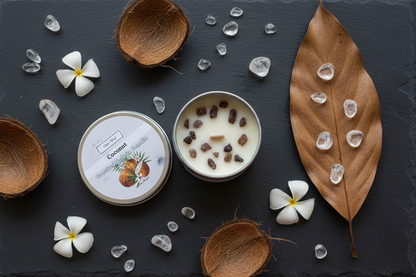 Coco (Coconut) quartz tin candle, detail view