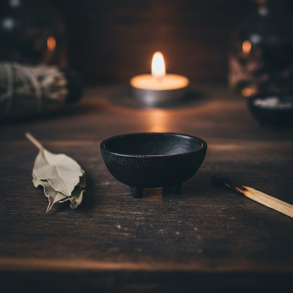Oval Cast Iron Cauldron – Dark Altar